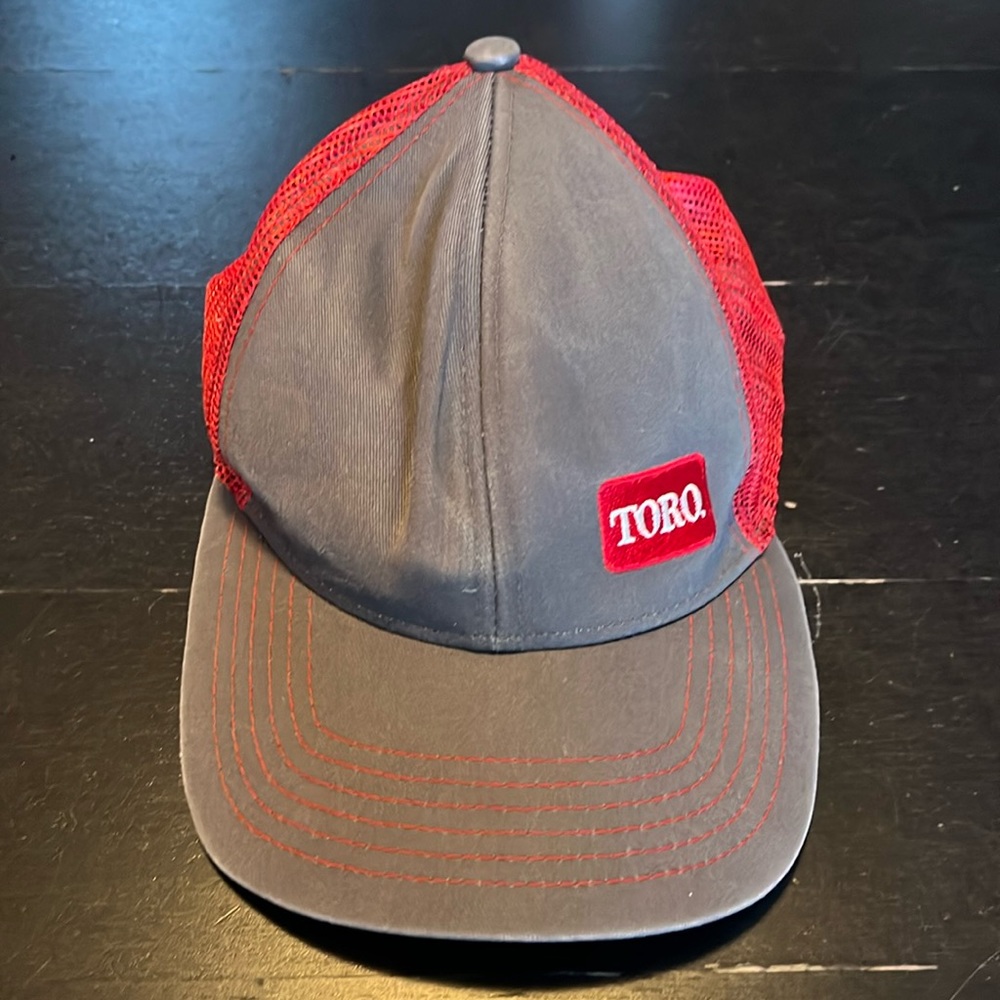 SnapBack Toro hat. Gray/red. GUC.